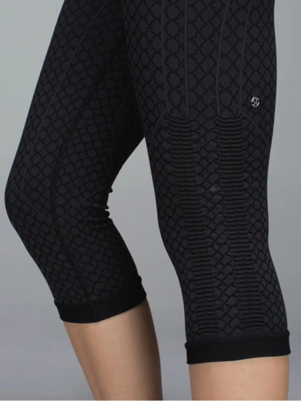 lululemon athletica In The Flow Crop II. Size 2